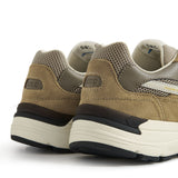 SNEAKERS AMIEL S-STRIKE RUNNING CONFORT KAKI BEIGE MIX DESERT STEPNEY WORKERS CLUB Acheter Stepney Workers Club Amiel S-Strike
Sneakers en daim noir unisexes
Chaussures mode urbaine tendance